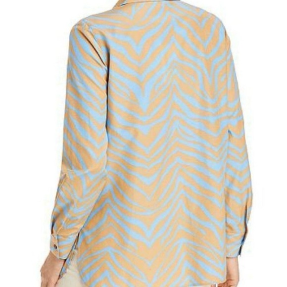 ✨ Luxurious Lafayette 148 Blouse ✨ - Picture 2 of 6